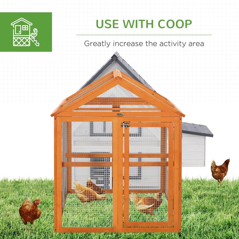 Spacious Bird Coop