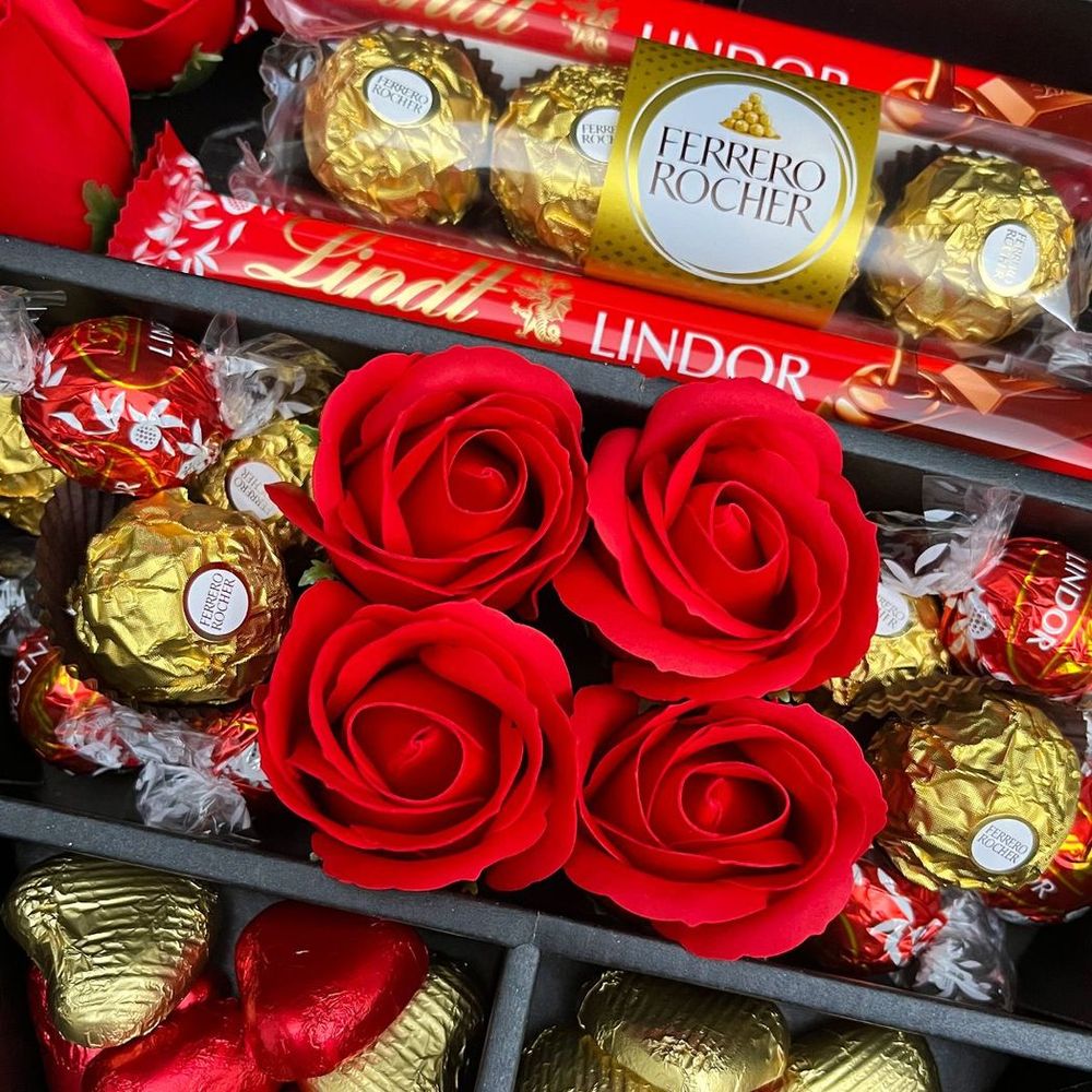 Chocolate Ferrero Rocher & Lindt Red Rose Bouquet